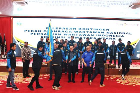 Pj Gubernur Agus Fatoni Lepas Kontingan Pwi Sumut Ke Porwanas Xiv