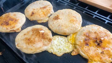 Pupusas De CHICHARRON CON QUESO PROCEDIMIENTO COMPLETO YouTube