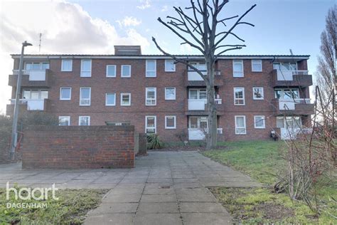 Hunsdon Close Dagenham Bed Flat For Sale