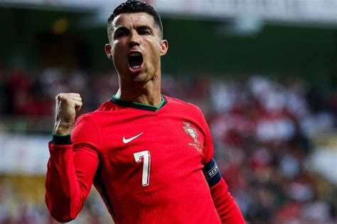 Cristiano Ronaldo Cieszę się piłką nożną a rekordy są konsekwencją