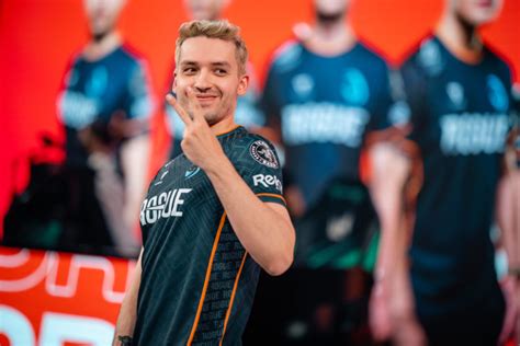 Rogue Destroys Astralis 2 0 In Week 2 Of LEC Summer Split Dot Esports