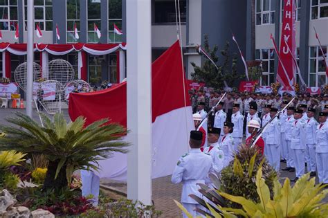 Peringatan Hut Ke Ri Pj Wali Kota Batu Pimpin Upacara Pengibaran