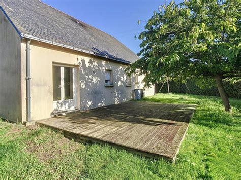 Maison avec Balcon ou Terrasse à vendre à Saint Léger Des Bois