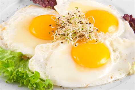 Five Benefits of Eating 3 Whole Eggs a Day - Holistic Living Tips