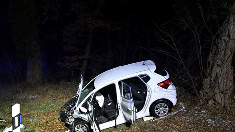 Bilder Frontalzusammensto Unfall Auf Der B Zwischen Langen Und