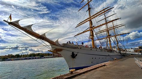 Here S What It S Like To Sail On German Training Ship Gorch Fock