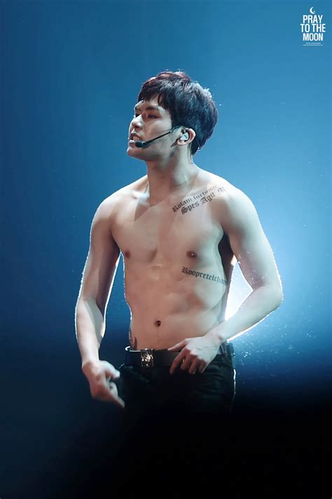 Kpop Hotness Random Hotness Hoya Goes Shirtless Again During