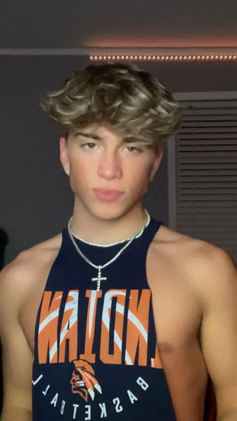 Natecrosiar On Ig And Tik Tok Boy Hairstyles Cute Boy Things