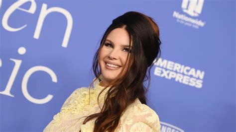 Lana Del Rey Se Compromete Con El Productor Musical Evan Winiker