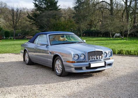 Lot 233 2001 Bentley Azure