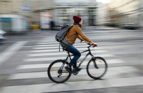 Radler dürfen in Wien künftig an 170 roten Ampeln rechts abbiegen