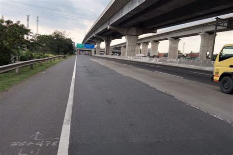 Ada Tiga Titik Perbaikan Jalan Di Tol Jakarta Cikampek Awas Macet