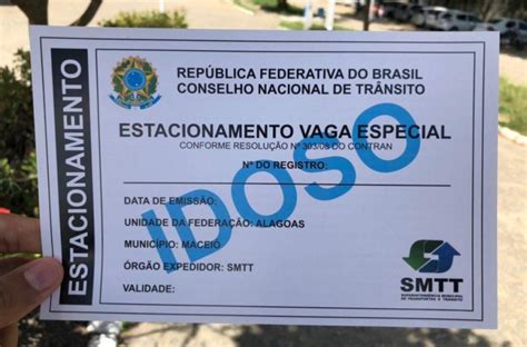 Credenciais de estacionamento para idosos e pessoas deficiência são