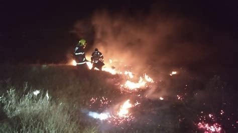 Fogo Destr I Mais De Hectares De Vegeta O No Mirante Da Serra Do