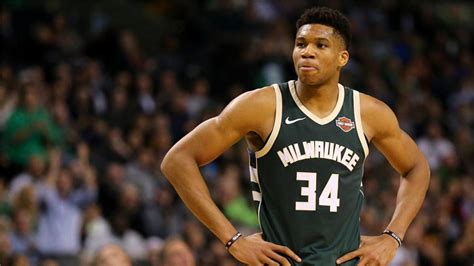 NBA Los Bucks Y Antetokounmpo Arrollan Sin Piedad A Los Warriors