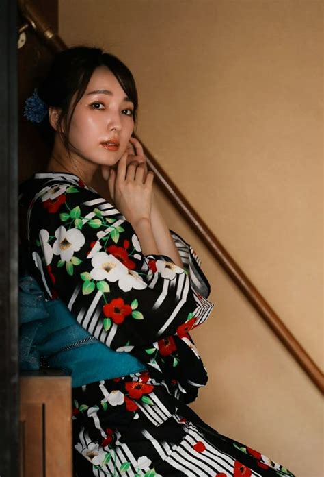 Japanese Cutie In Kimono 👘 R Heavenly Beauty