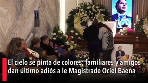 El cielo se pinta de colores familiares y amigos dan último adiós a le