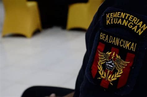 Sebut Netizen Babu Dan Bacot Pegawai Bea Cukai Ini Kena Sanksi