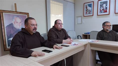 Frades Capuchinhos Divulgam Programa O Da Festa De Frei Dami O De