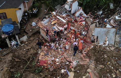 Environnement Br Sil Le Bilan Des Inondations S Alourdit Morts