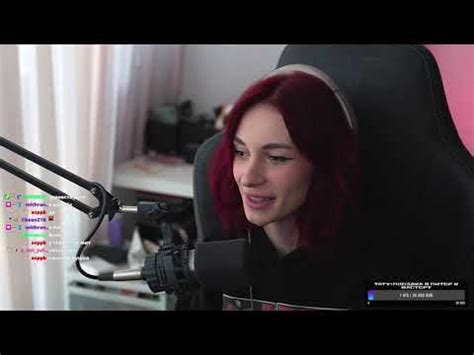 Неля, Стинт, БайОвл и Кек играют в Phasmophobia. - YouTube