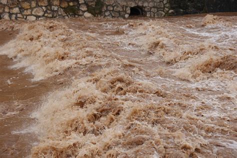 Miljacka danas Ko bi rek o čuda da se dese FOTO VIDEO BosnaInfo