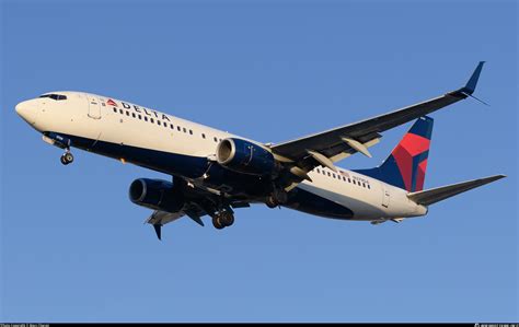 N Da Delta Air Lines Boeing Wl Photo By Marc Charon Id