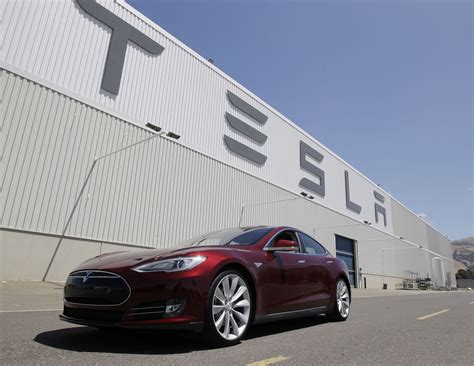 Tesla Shares Fall Further On Model S Fire The Columbian