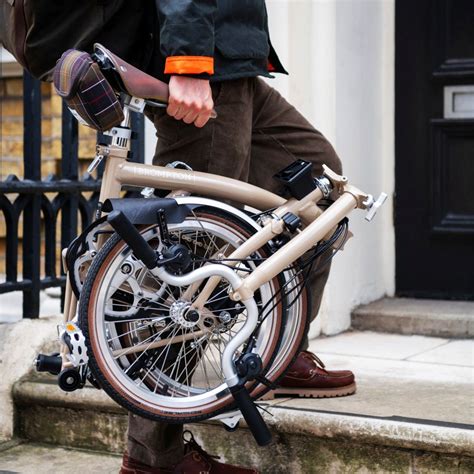 Sally Brompton's Globe: A Complete Guide for Beginners & Experts - ilyyaja