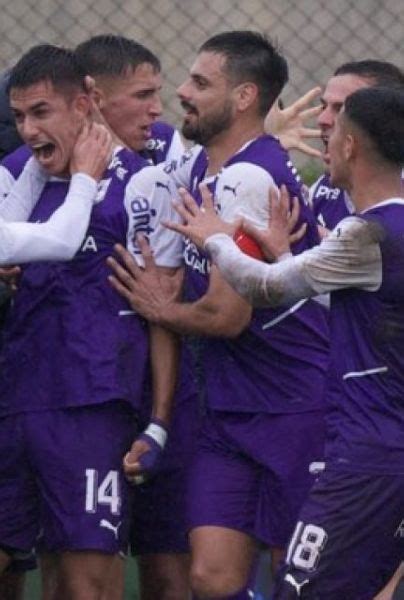 Video Desopilante Situación En El Fútbol Uruguayo Apareció Una Oveja En La Tribuna De Un