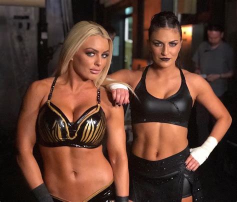 Mandy Rose And Sonya Deville Wrestling Stars Wrestling Divas Women S