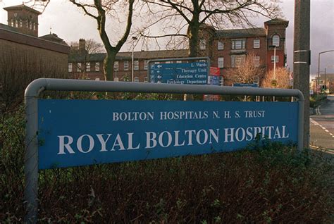 StorageNewsletterRoyal Bolton Hospital Implementing QLogic FabricCache ...