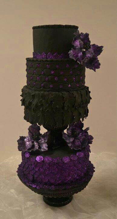 Pin By Kelli Kirk On Horror Gothic Wedding Cake Gothic Cake Purple