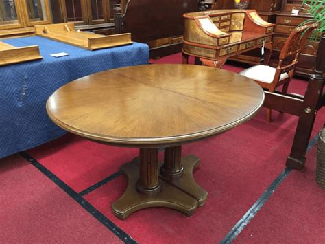 Vintage Henredon Furniture Pedestal Table