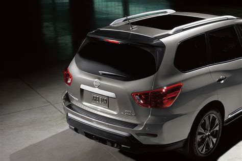 2017 Nissan Pathfinder Midnight Edition