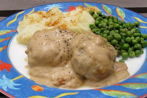 Hamburger Patties Smothered In Gravy Recipe Genius Kitchen