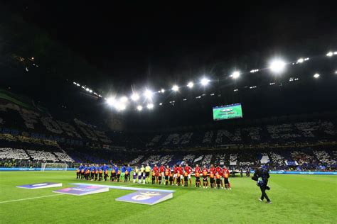 Inter Benfica Spettacolo A San Siro La Coreografia Da Brividi Foto