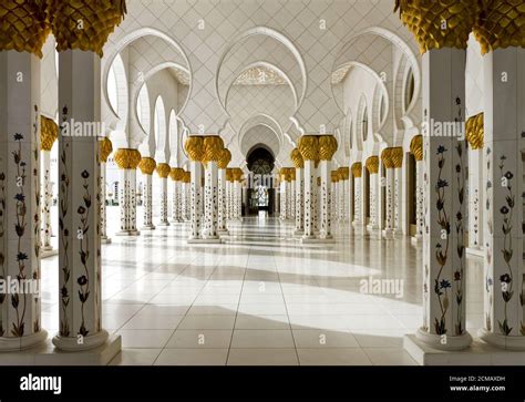 Sheikh Zayed Mosque Stock Photo - Alamy