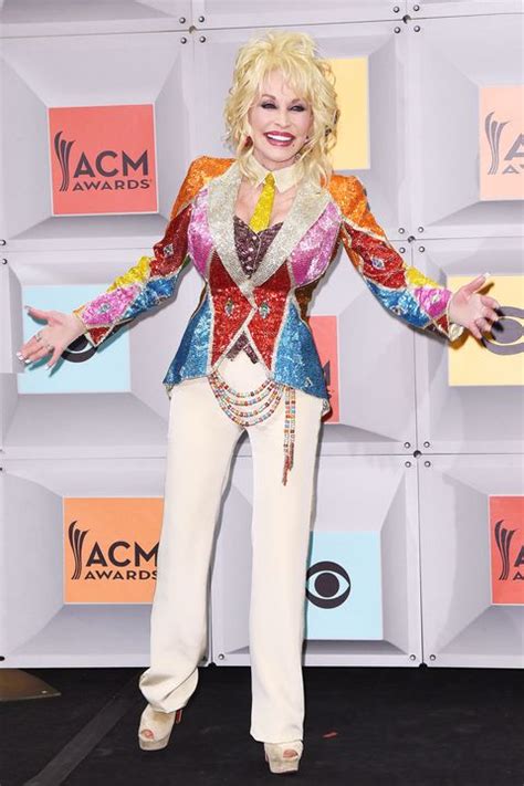 Dolly Parton Best Outfits - Dolly Parton Style