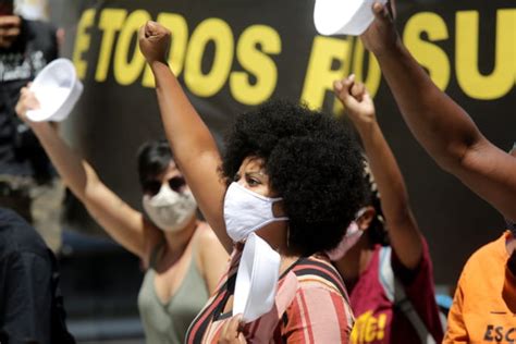 Movimento Negro Protesta Em Sp Por Aux Lio Emergencial E Vacina O