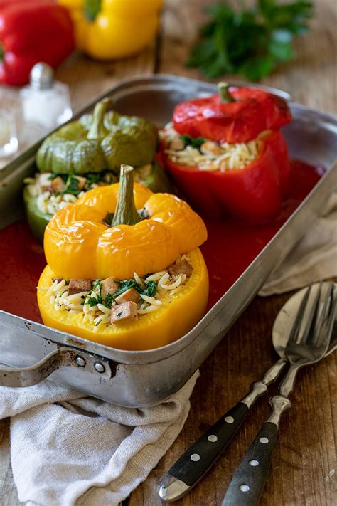 Vegetarisch Gef Llte Paprika Mit Tomaten Knoblauch Und Basilikum