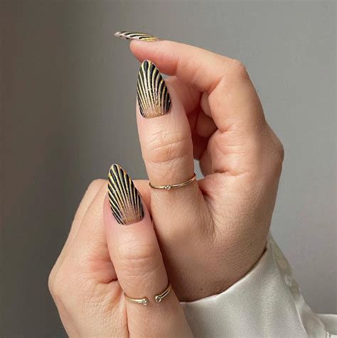 30 Best New Years Nails Designs And Mani Inspo For 2023