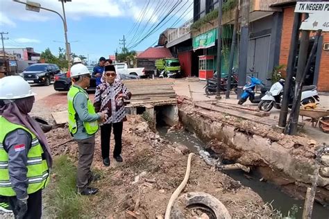 Proyek Drainase Wolter Monginsidi Dikebut Anggaran Puluhan Miliar