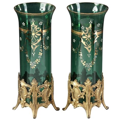 Rare Pair Of Emerald Green Sandwich Glass Loop Vases At Stdibs