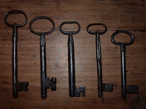 Five Very Large 1718th Century Antique Keys Catawiki