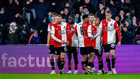 Feyenoord Worstelt Zich Dankzij Late Goal Wieffer Langs Tiental Rkc