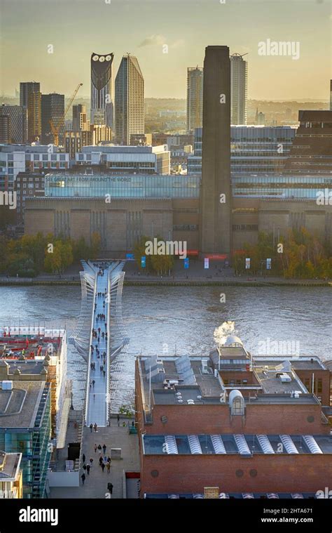 The Tate Modern And River Thames Stock Photo Alamy