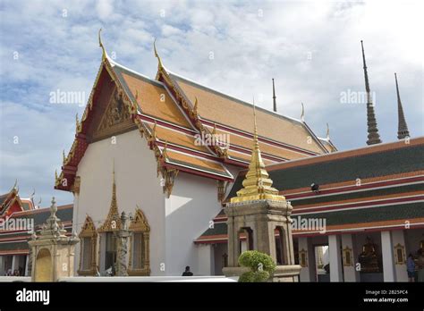 Buddha Statue in Borobudur Temple Stock Photo - Alamy