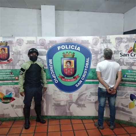 Policía Municipal de San Cristóbal recupera vehículo solicitado por