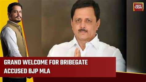 Grand Welcome For Bribegate Accused Mla Madal Virupakshappa K Taka Cm